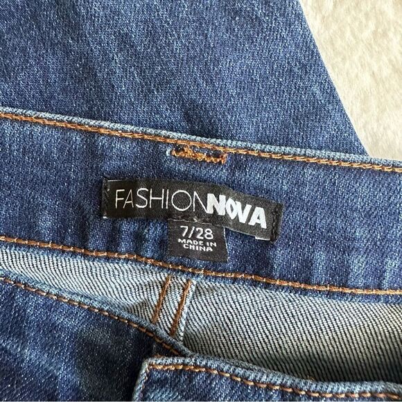 Fashion Nova Bootcut Darkwash High Rise Jeans Women's Size 7/28 - Picture 2 of 7